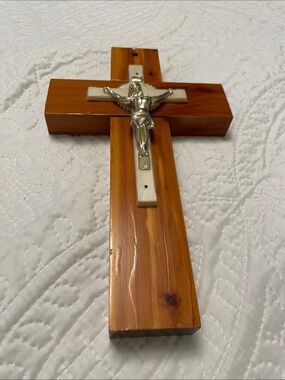 Vintage Wooden Crucifix with Plastic Accents from Mackinaw City, Mich. Souvenir